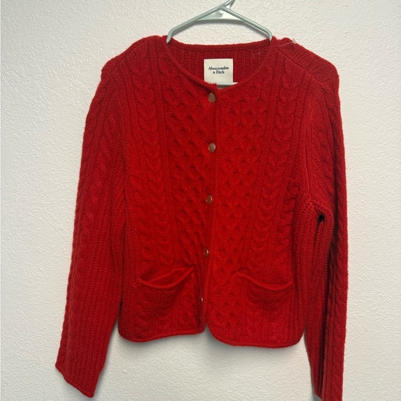 Abercrombie Red Cable Knit Cropped Cardigan Sweater Soft Cozy Wool Blend Medium - Picture 2 of 12